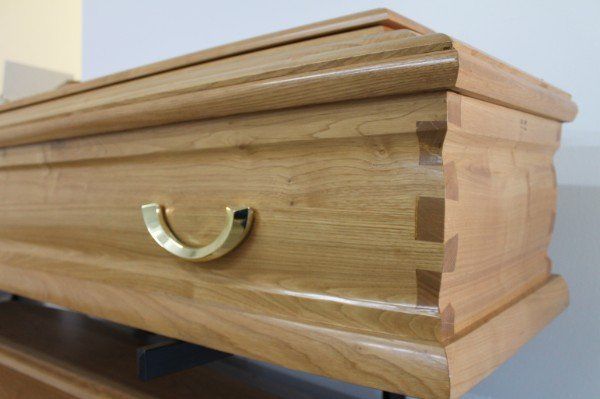 Bara funeraria in legno