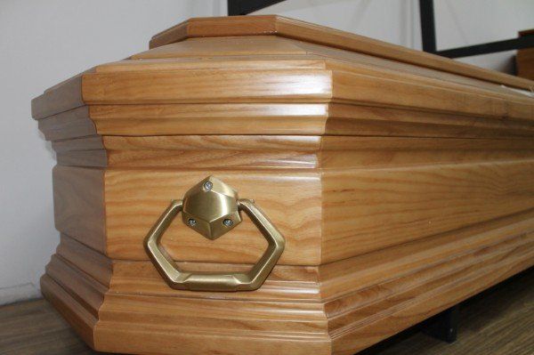 Bara in legno con manico color oro