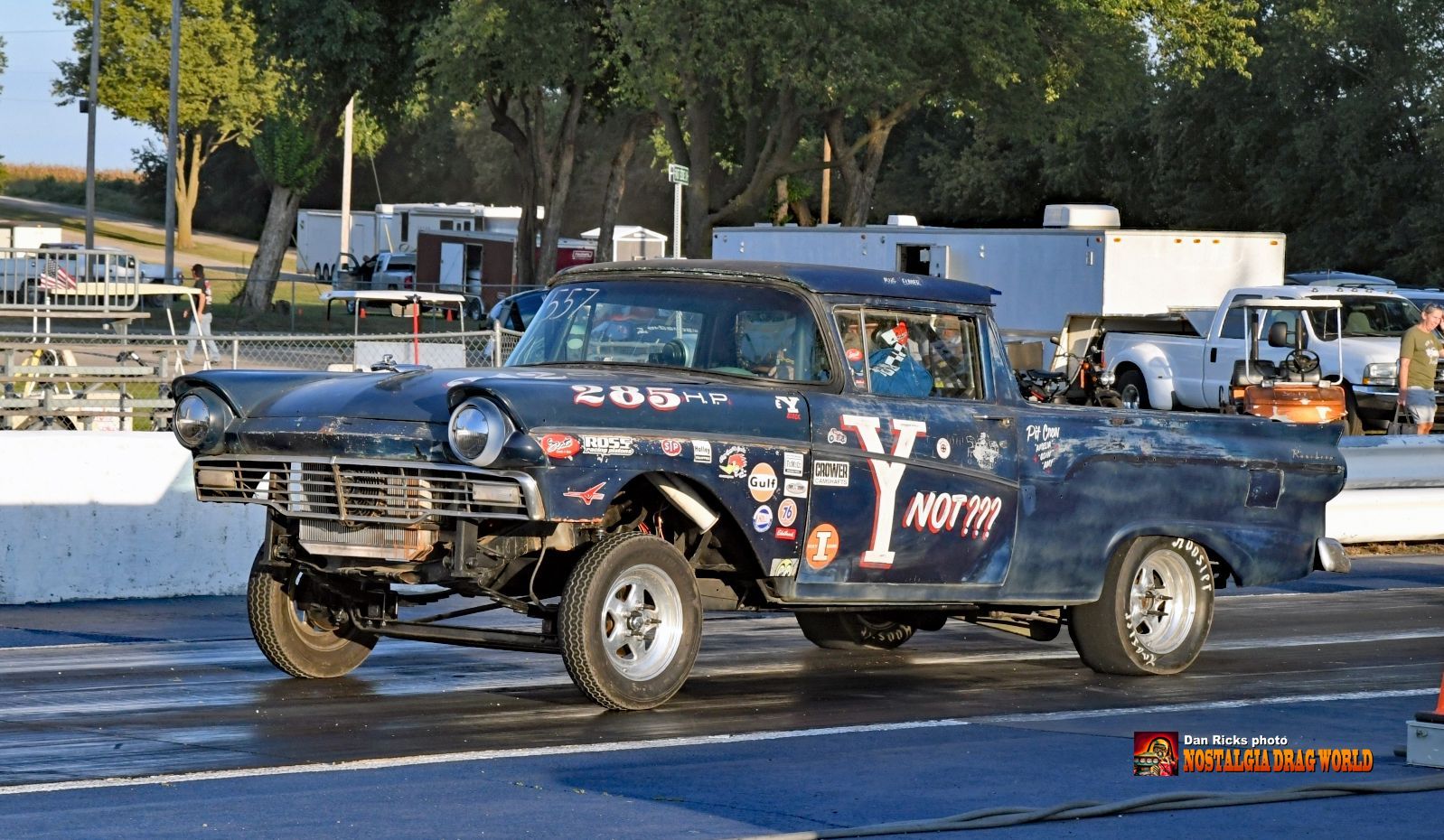 A car with the word y on it