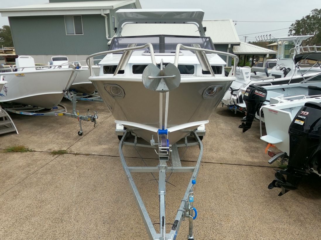 Formosa 580 Vision Cab Classic — Boat Sales in Port Macquarie, NSW