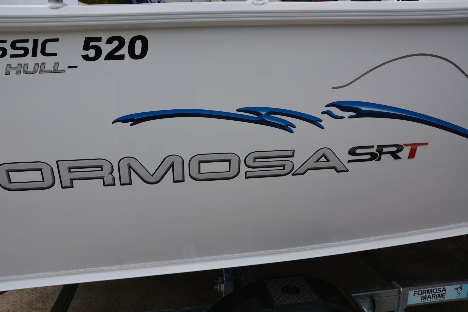 Formosa SRT 520 Classic Side Console — Boat Sales in Port Macquarie, NSW