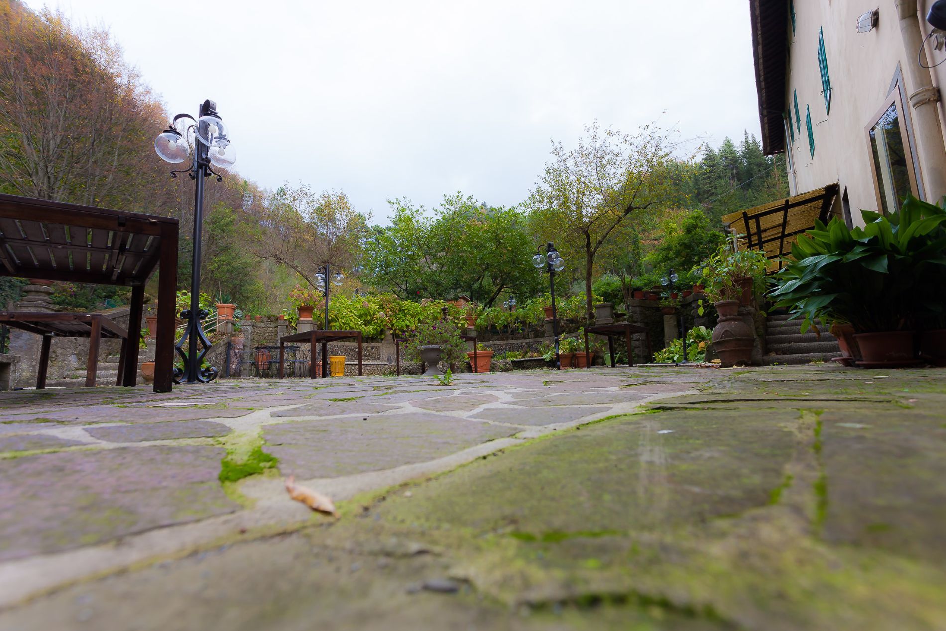 albergo con cortile privato