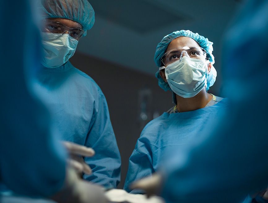 DR. ALEJANDRO STEPHENS - Cirugías de cerebro y nervios