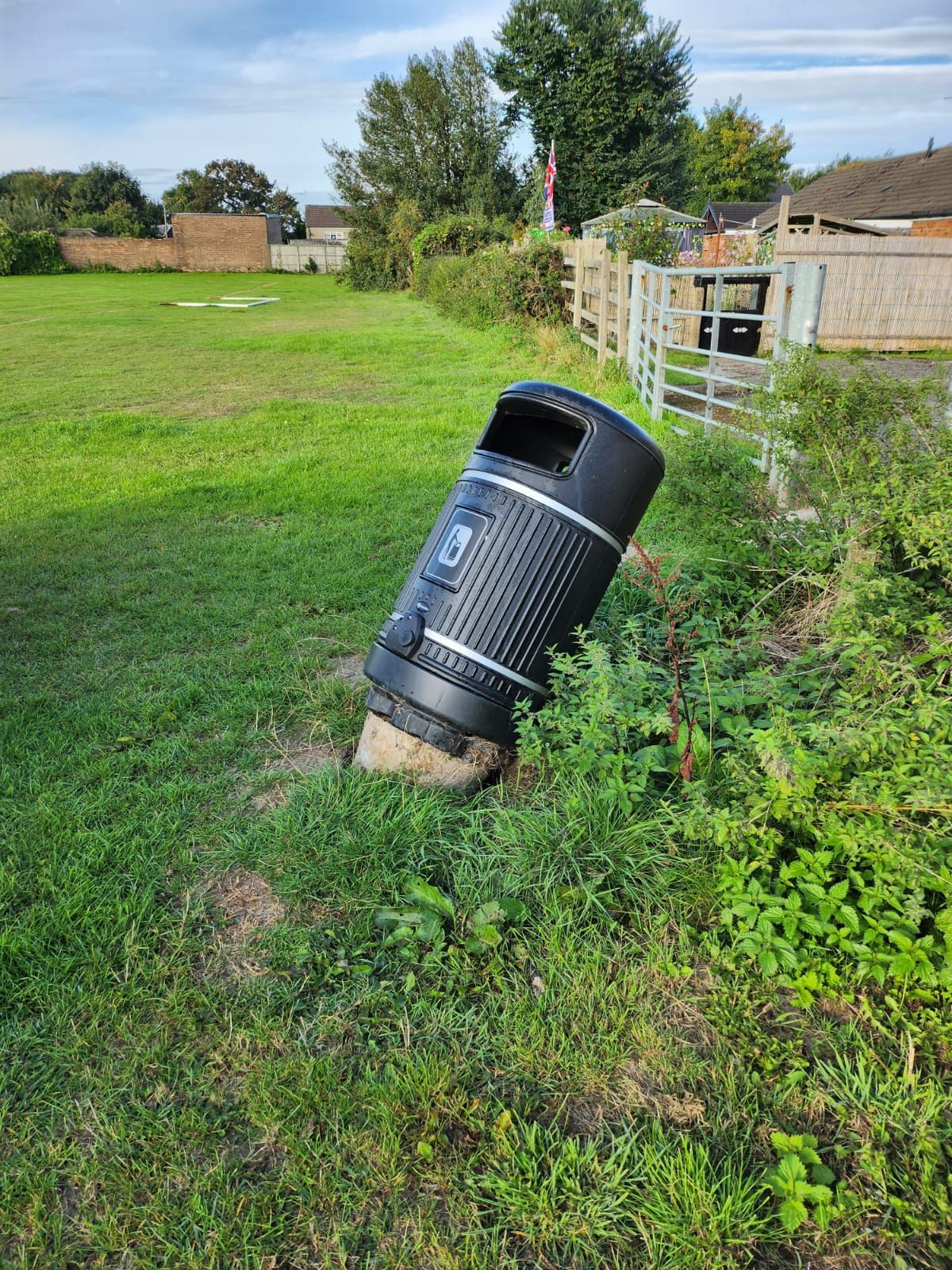 Image of the damaged bin at Charnwood Recreation Ground