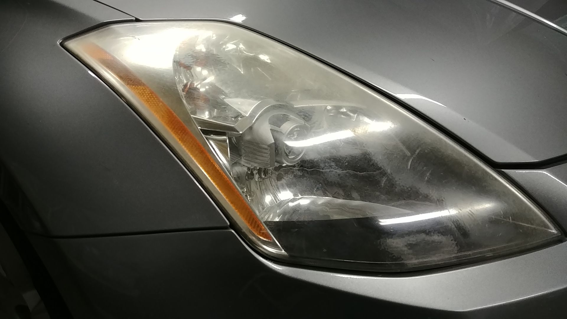 Headlight-restoration-before-Nissan-350z