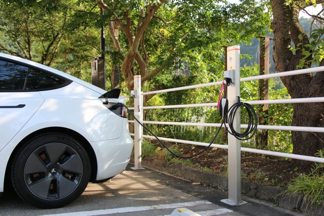 世界初 コンセントで使った充電量を記録できる Wecharge プレサービスを開始 テスラなどの電気自動車と連携し マンションでも充電清算が可能