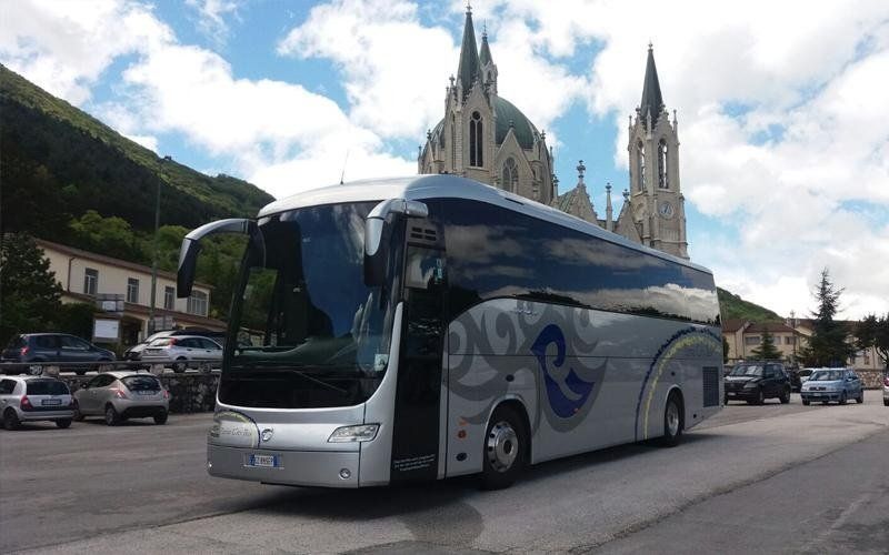 Pullman granturismo grigio