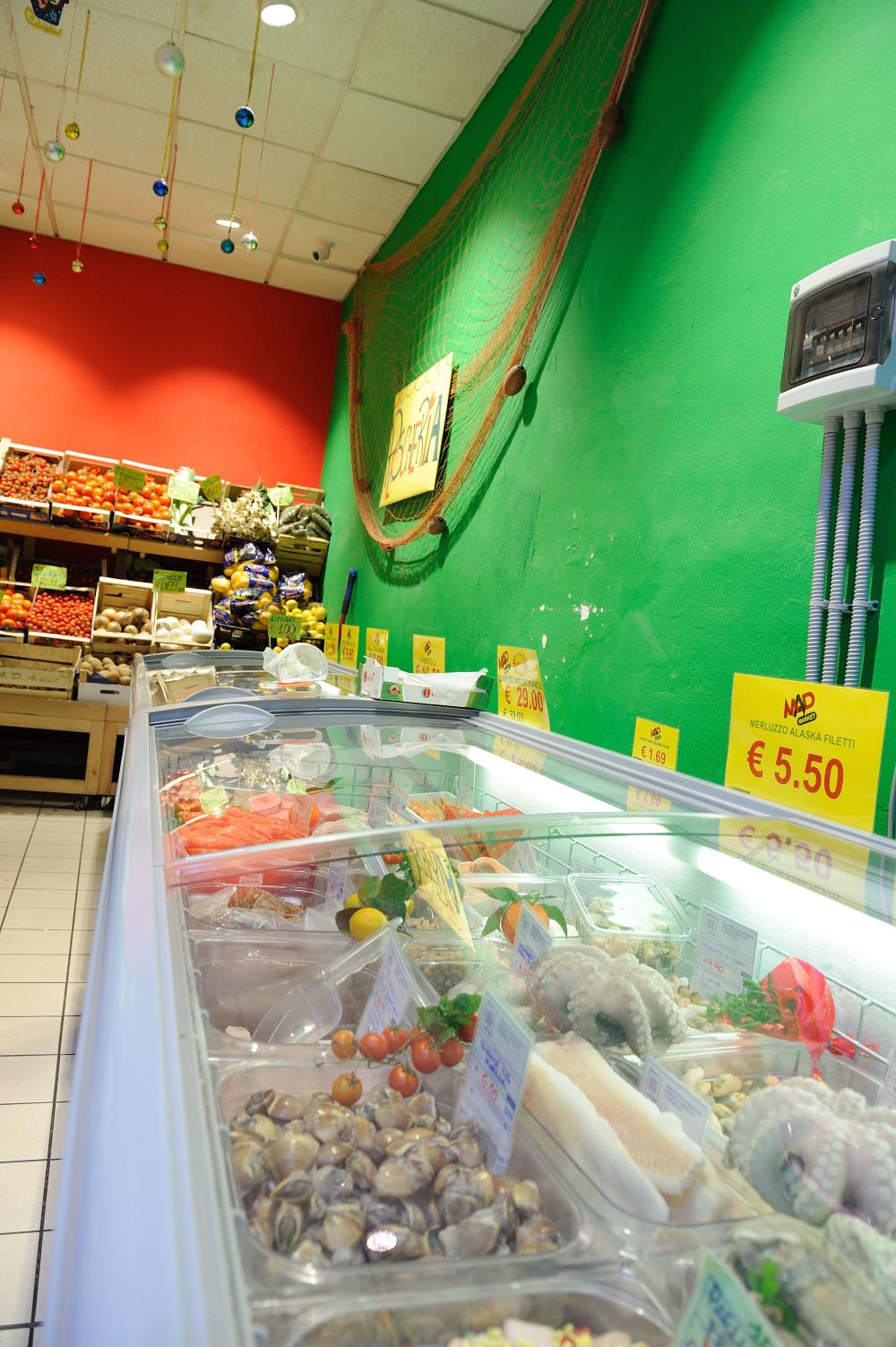 banco frigo per conservare la frutta e verdura