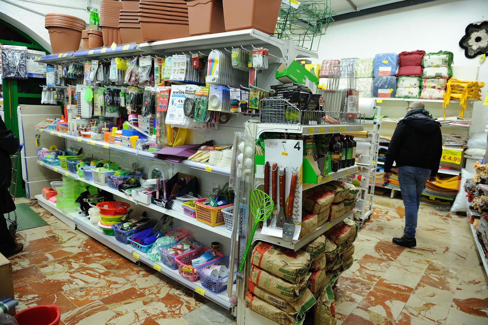 reparto per il giardinaggio in un supermercato