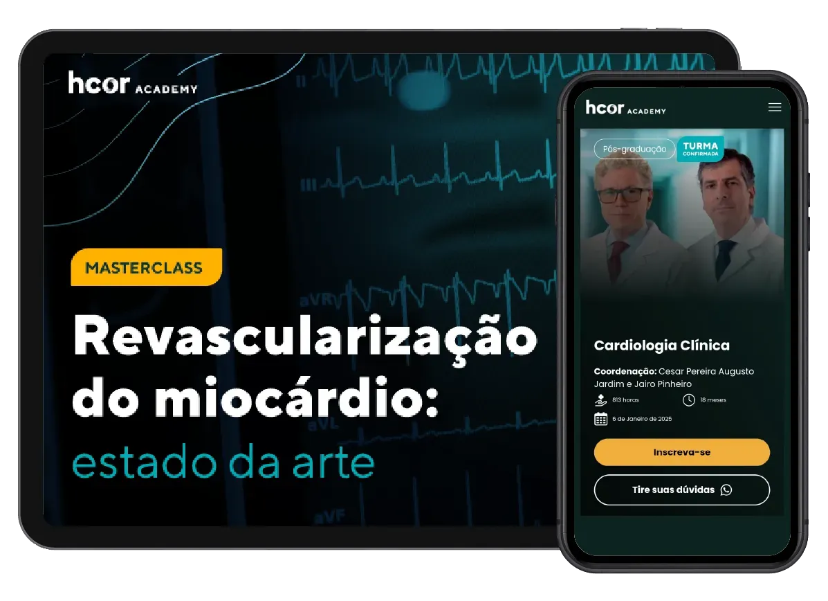 Um tablet e um celular estão um ao lado do outro.