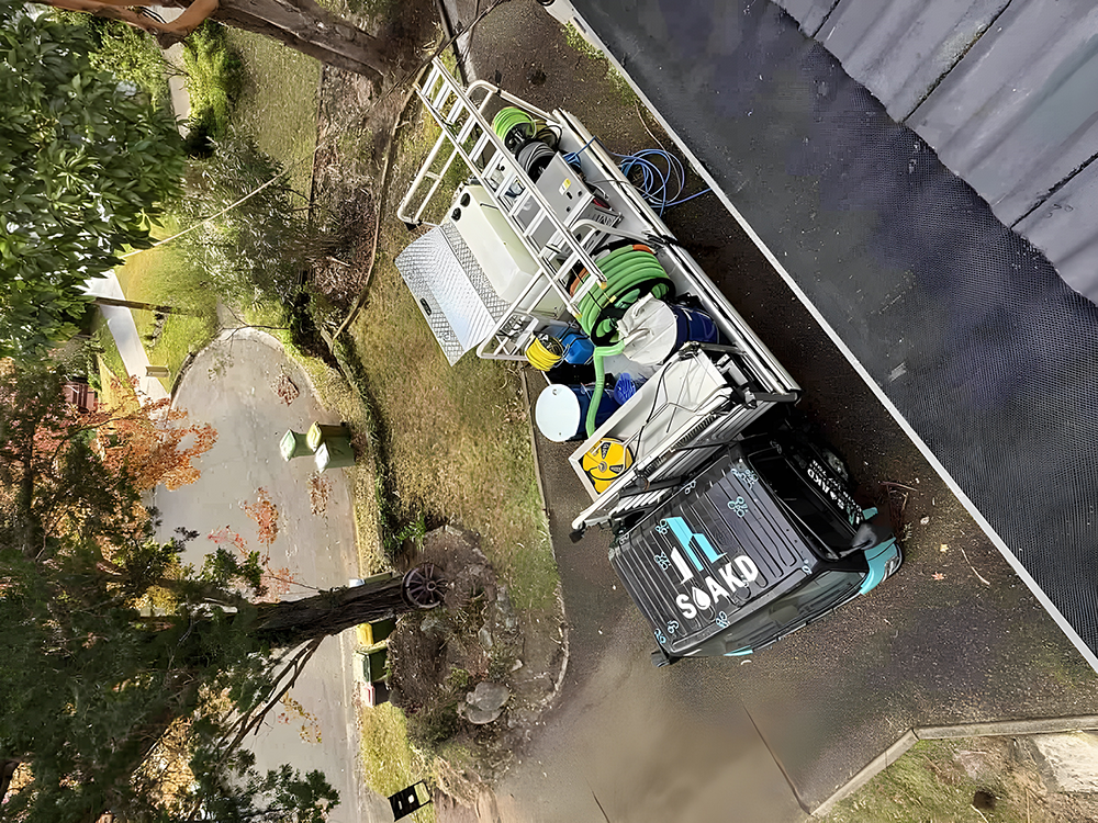 Gutter Cleaning Truck with Equipment