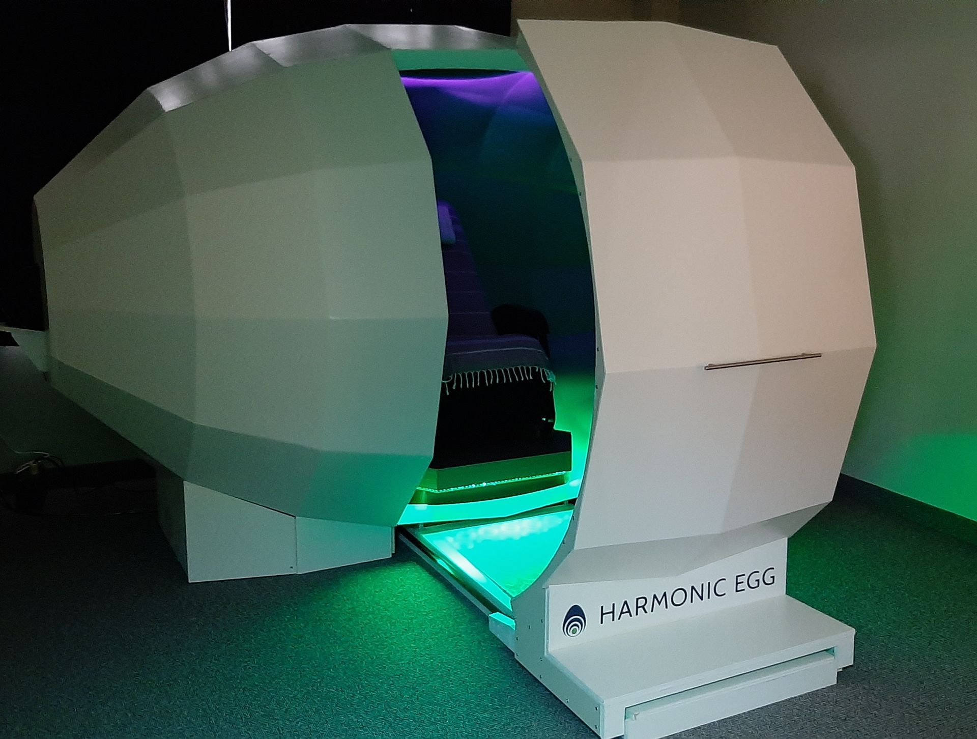 Sound and Light Therapy with the Harmonic Egg