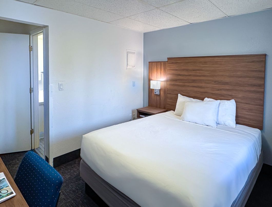 Comfortable Queen Rooms at  Fairbanks
