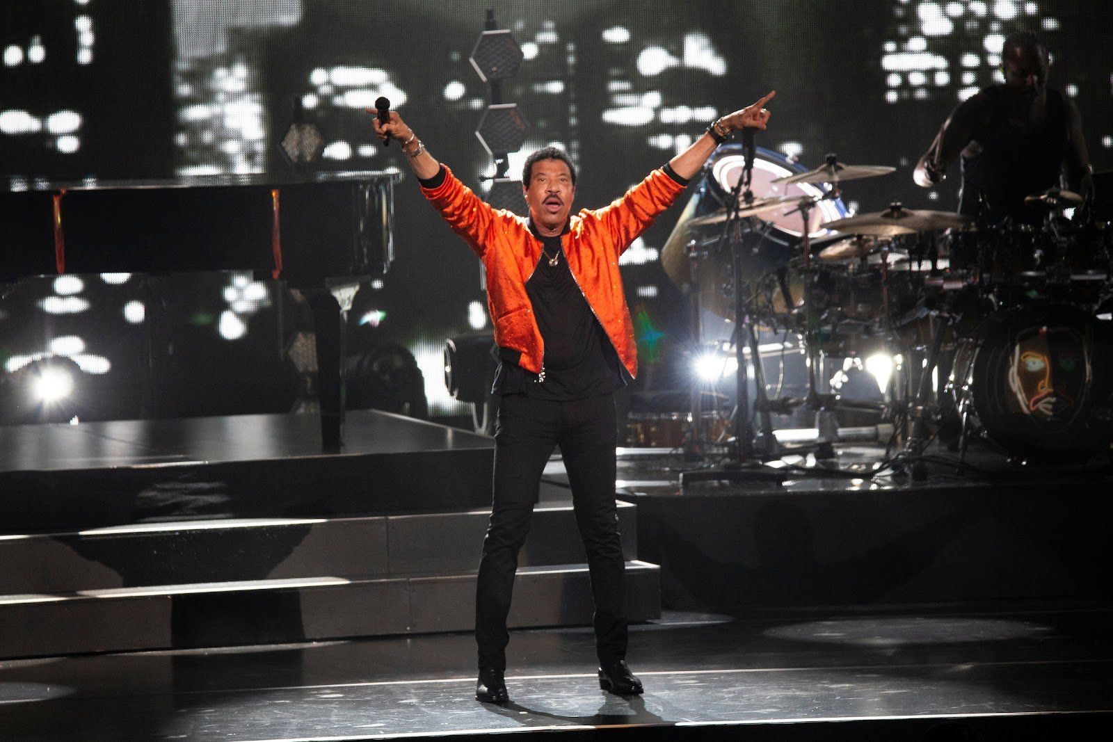 The 4 Best Lenses for Concert Photography with Dan Garcia