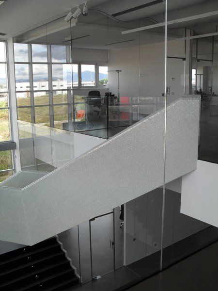 vetro posizionato in un'attività commerciale