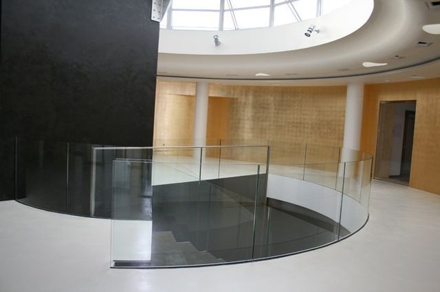 vetri curvi temprati