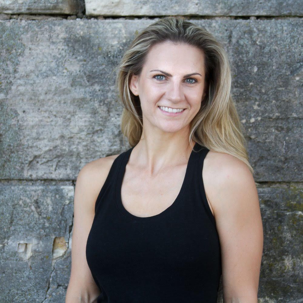 A logo for a company called strongoo , which is a whole health functioning company.