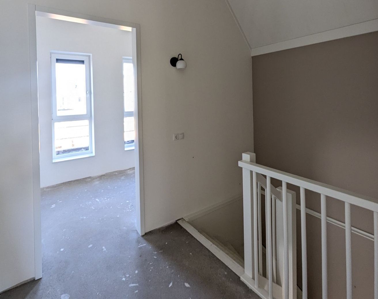 Binnenschilderwerk aan een nieuwbouwwoning in Westervoort