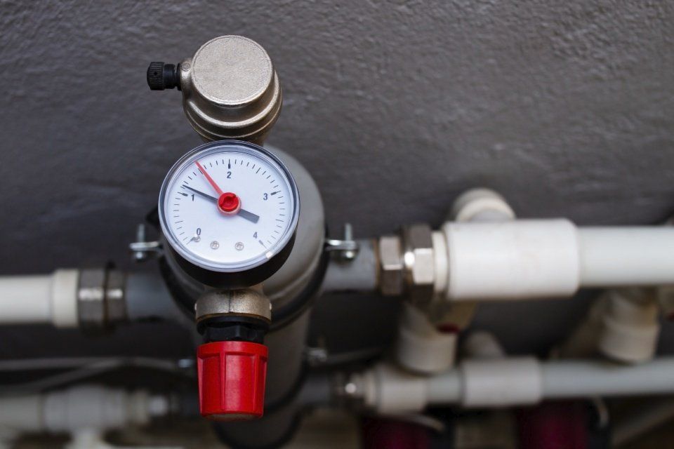 Thermostat-Pipeline für den Brennstoffhandel in Livigno