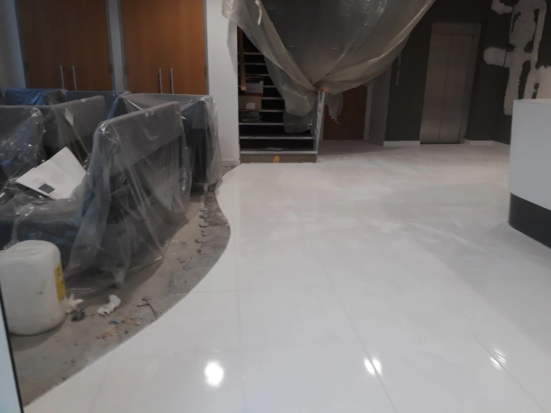 pristine commercial tiling