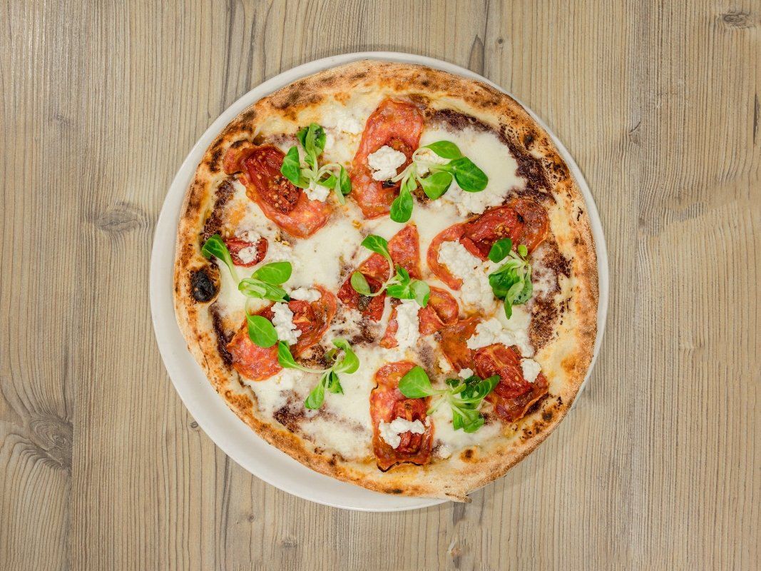 Pizza Baciami Ancora salame