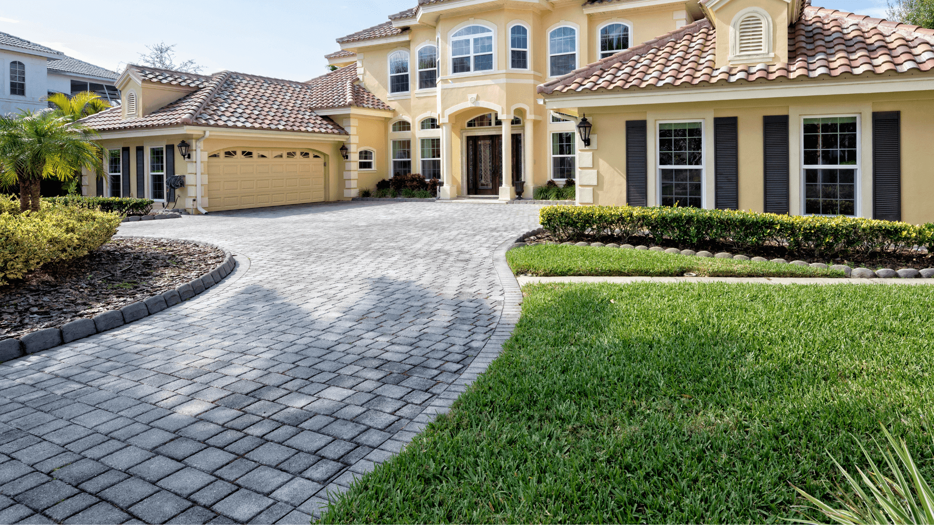 Concrete driveway installation company pours new slabs for house in pasadena, TX
