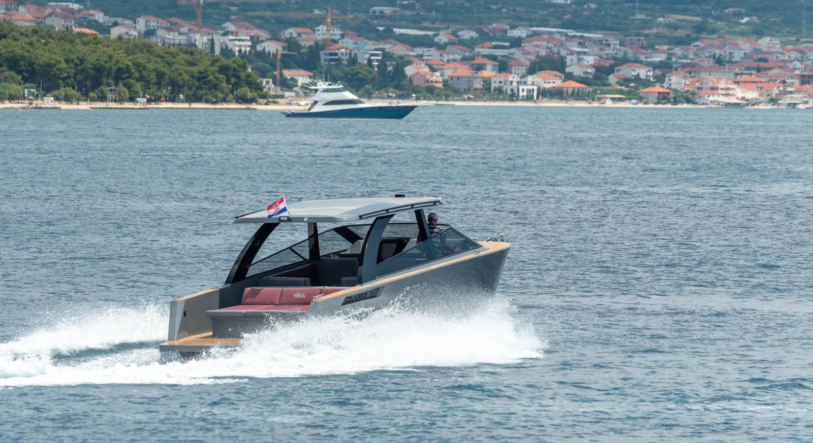 Exclusive Colnago 33 speedboat