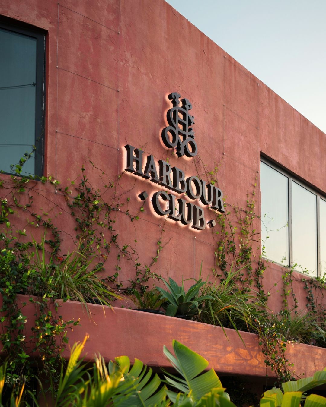 Harbour Club signage