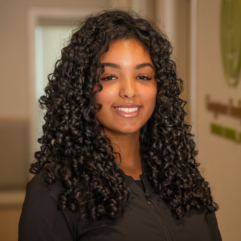 Adianas - Dental Assistant