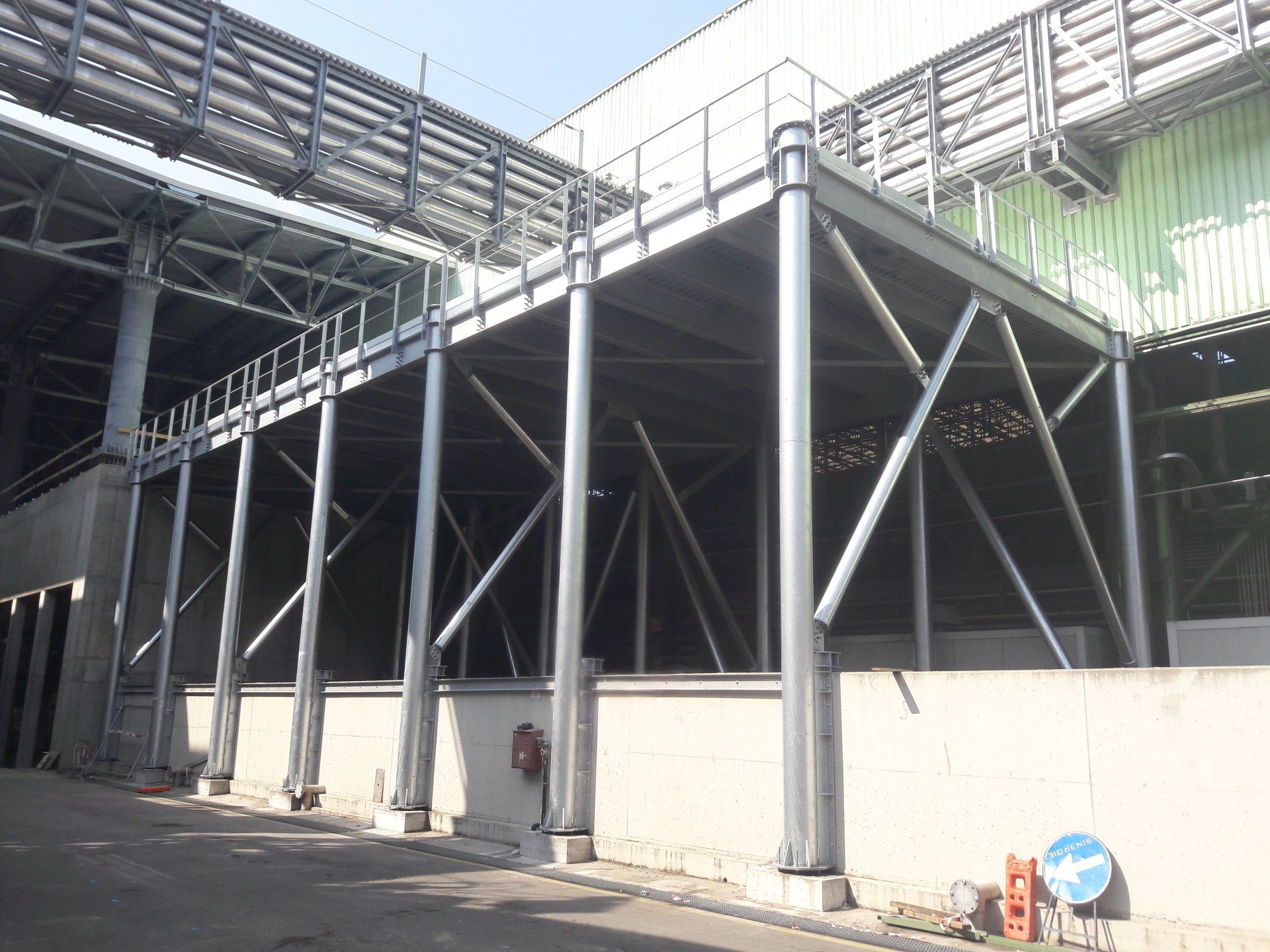 Soppalco per macchinari