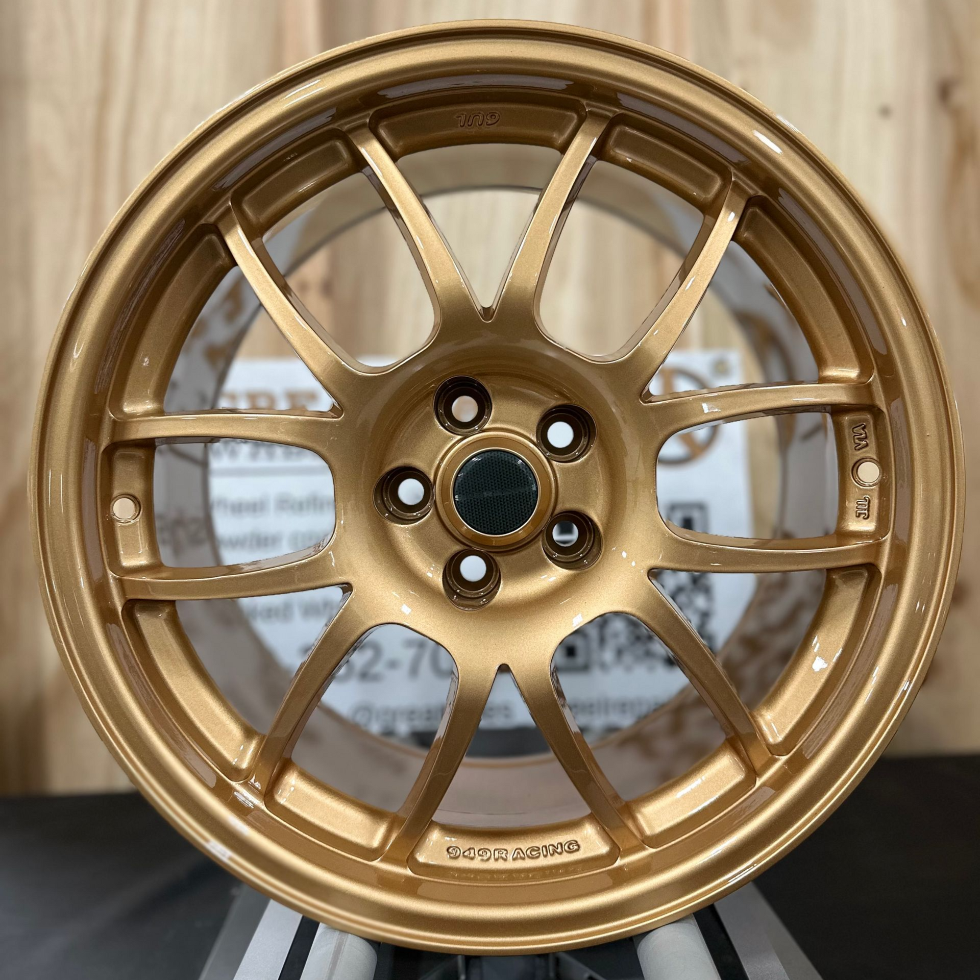 Two tone powder coating on wheel (bronze and black)