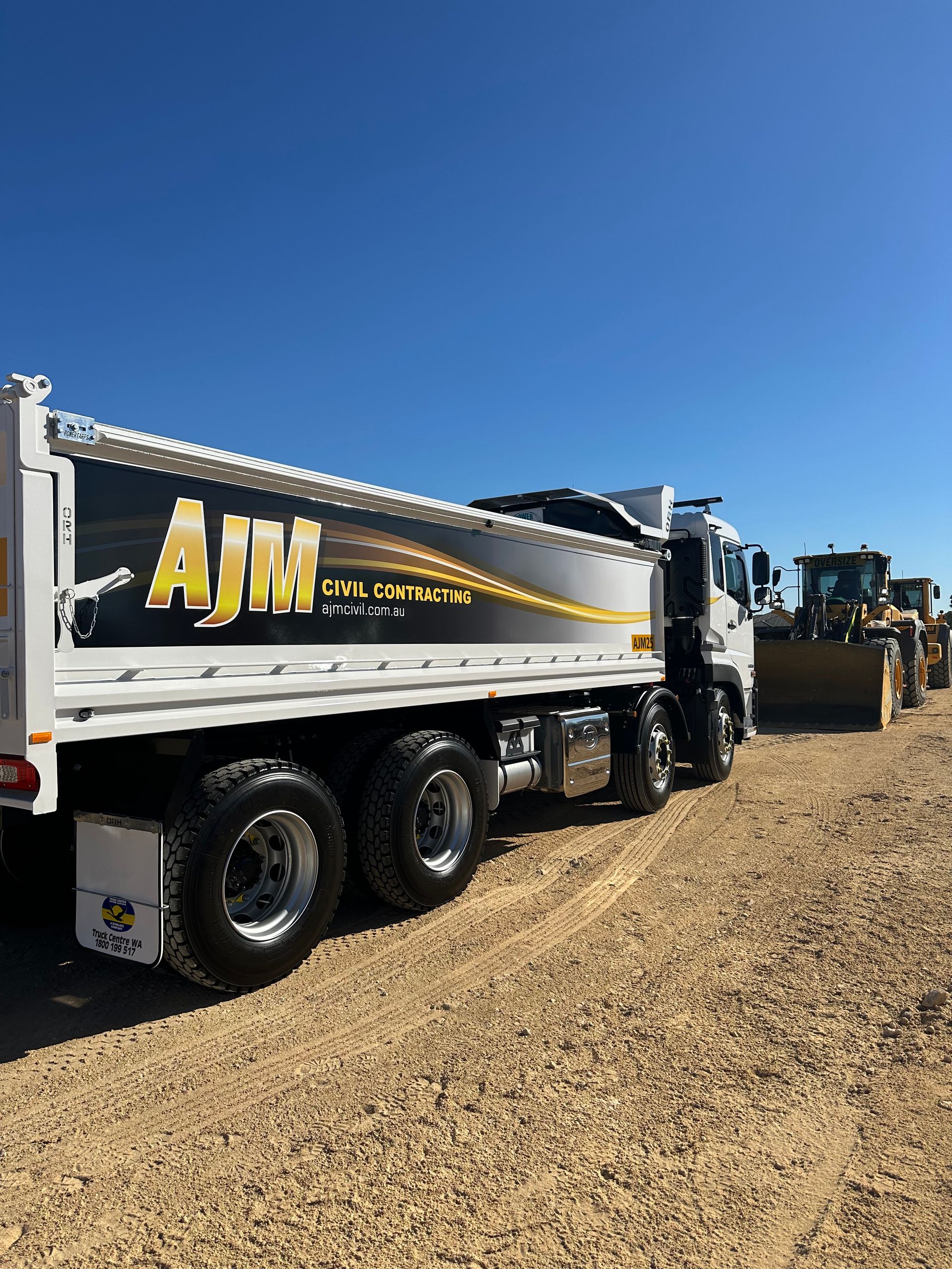 UD 8-Wheel Tipper