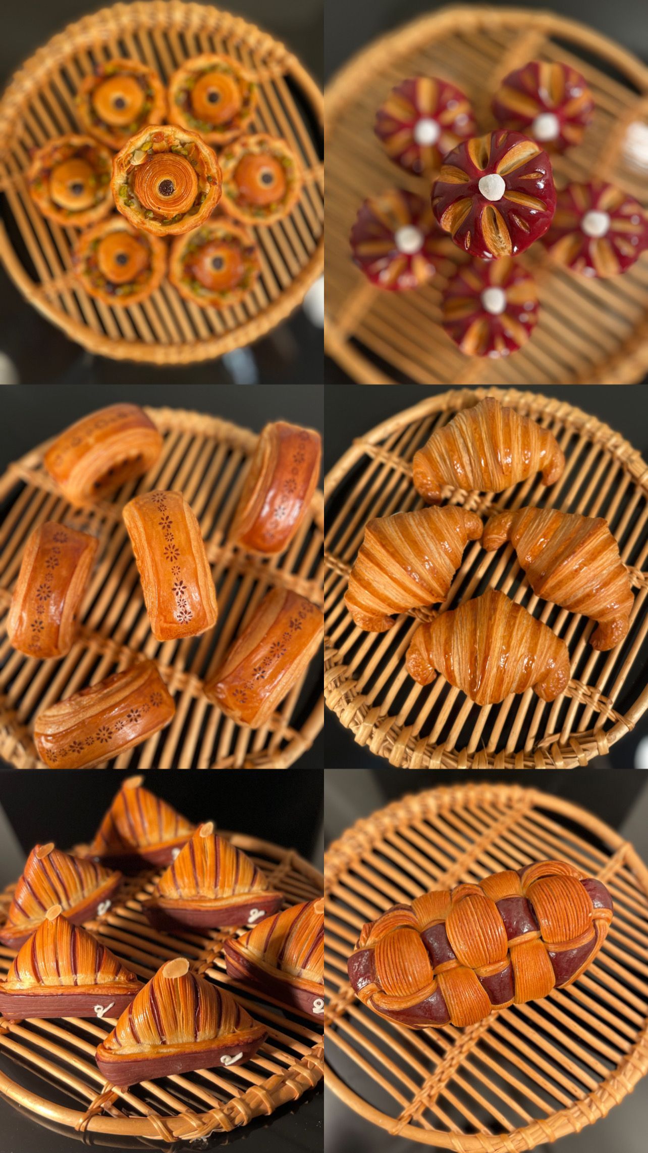 Il y a de nombreux types de pain différents sur les plateaux.