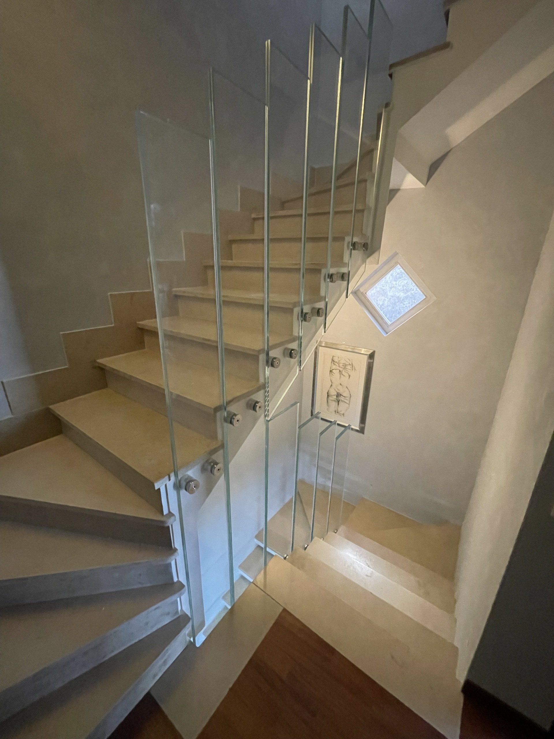 scale in vetro a Roma in appartamento