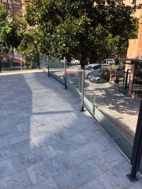 parapetto in vetro per esterni