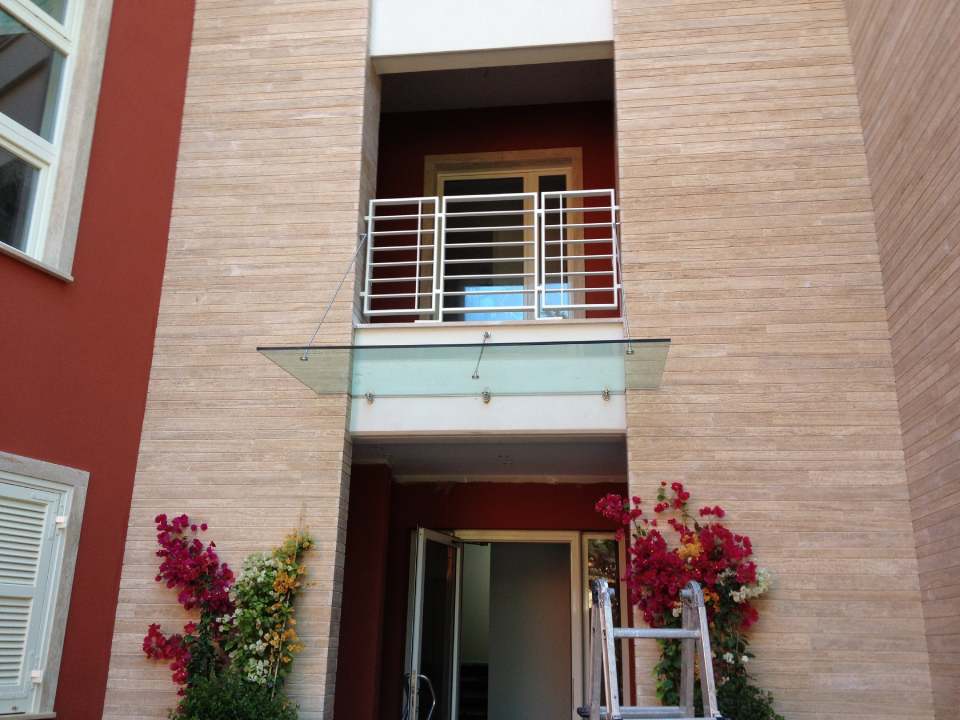 parapetto in vetro per balcone