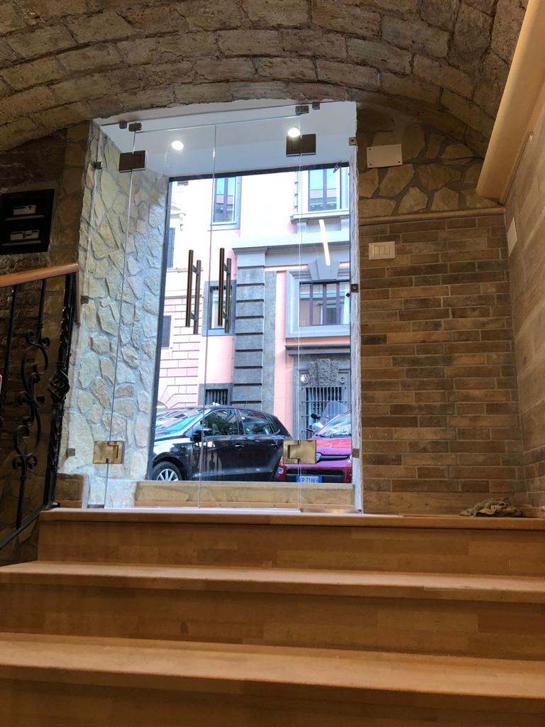 porta in vetro per uffici e negozi