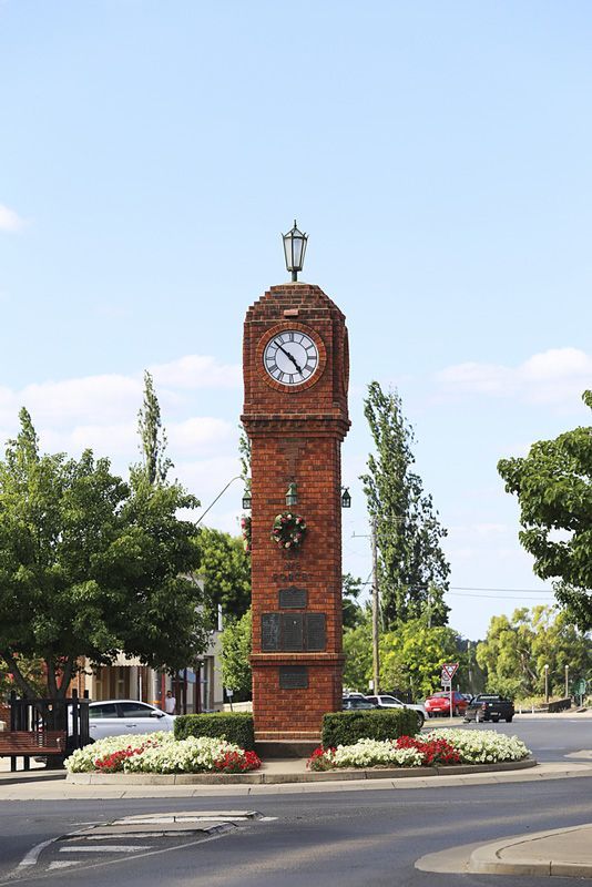 Mudgee Memorial Clock Tower — Signs in Dubbo, NSW