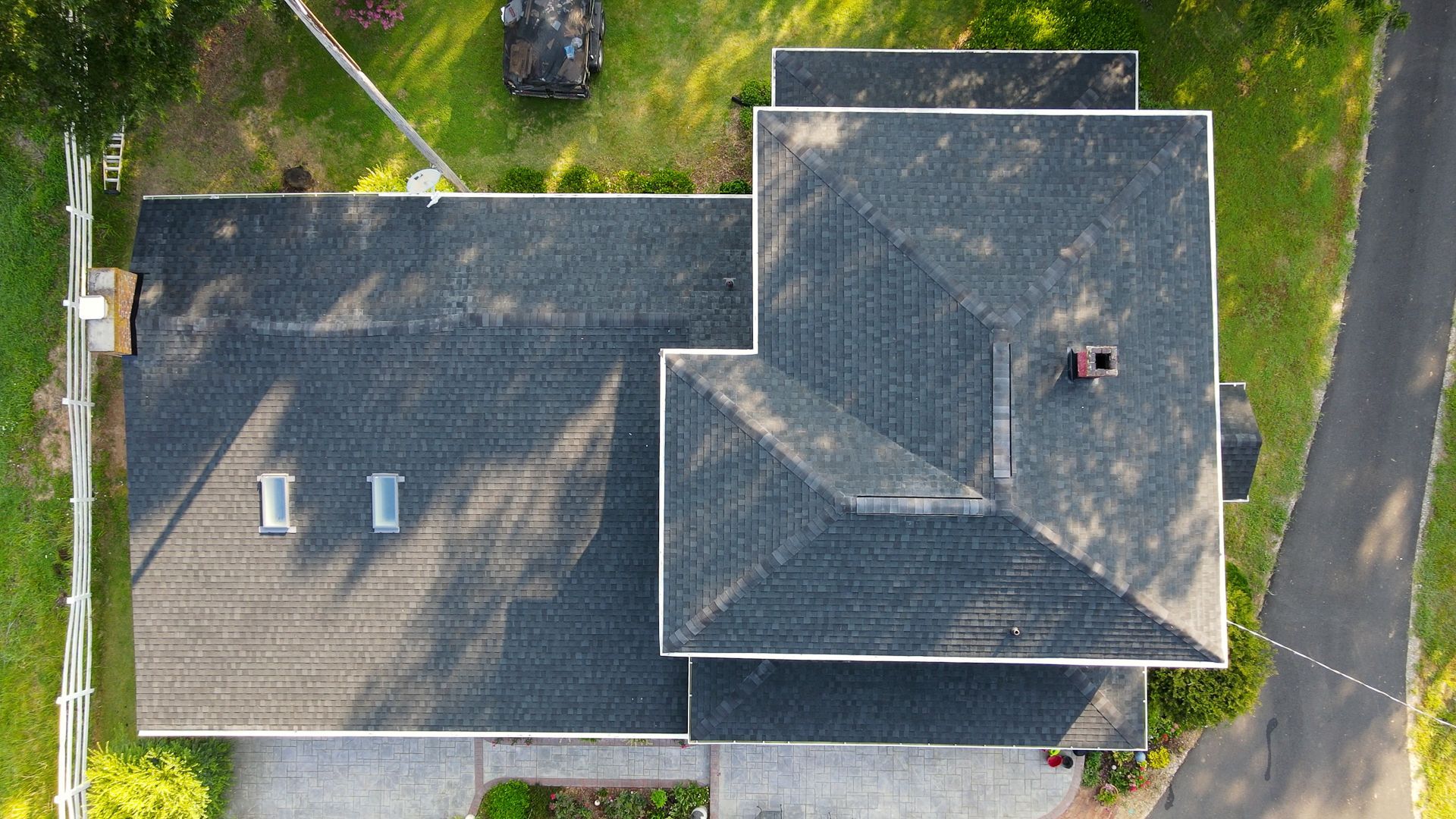 RETEX replaced the roof on this Woodford, VA home in July 2025. Tamko Titan 