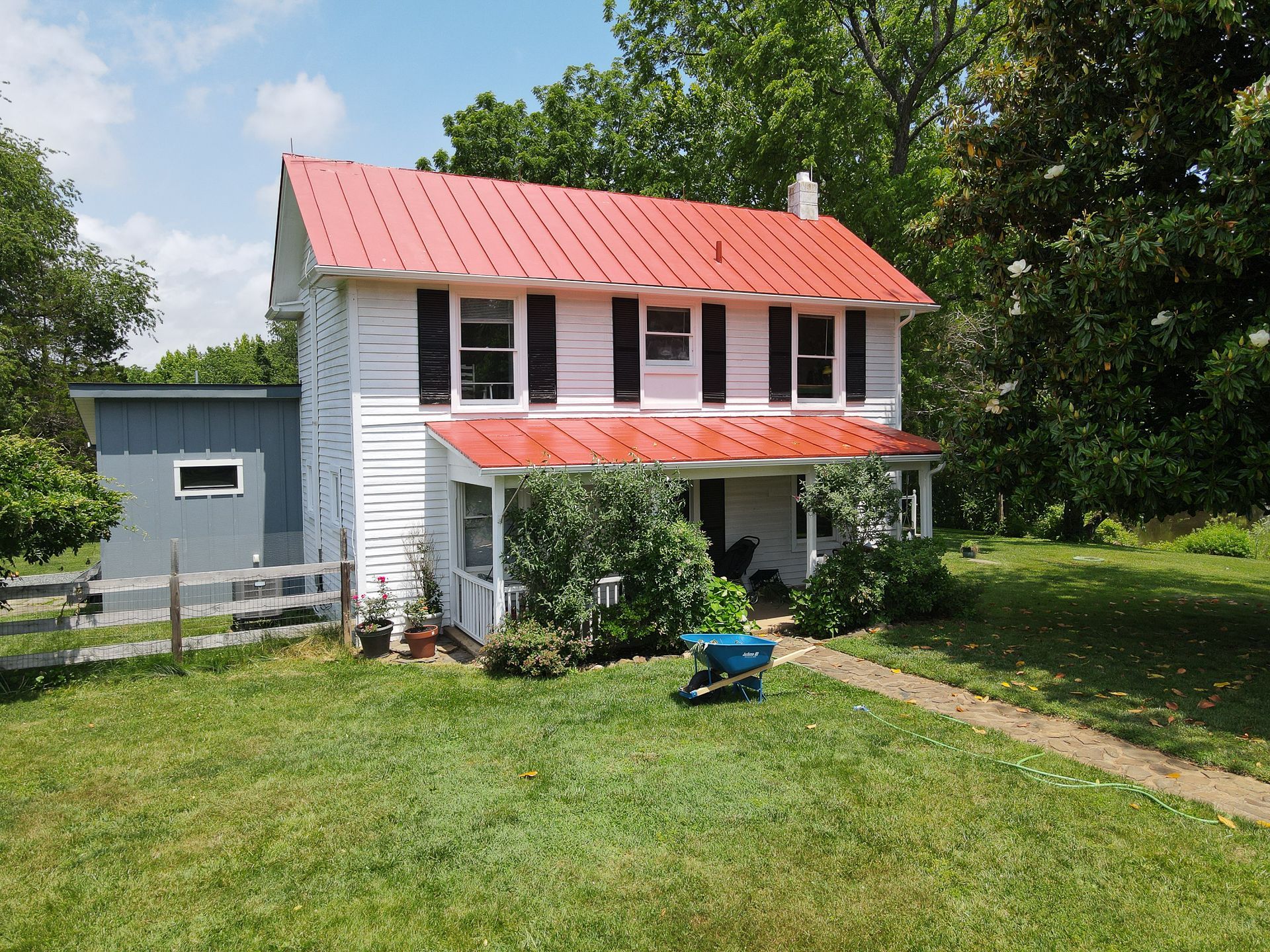 Retex recoated the metal roof and replaced the gutters on this Stafford, VA home in May 2025.