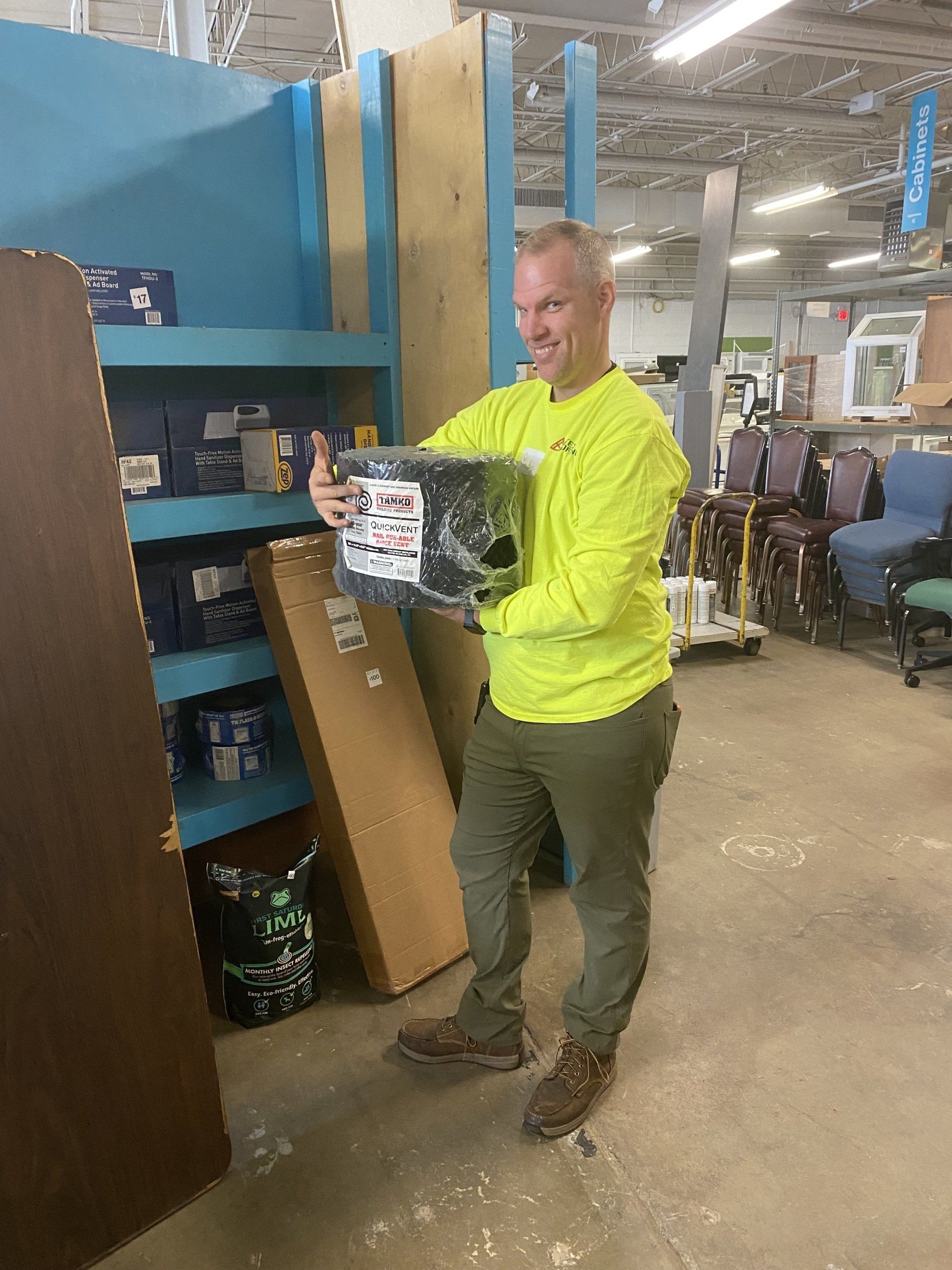 Image of RETEX's Mark Erickson volunteering at Habitat for Humanity's Midlothian ReStore.