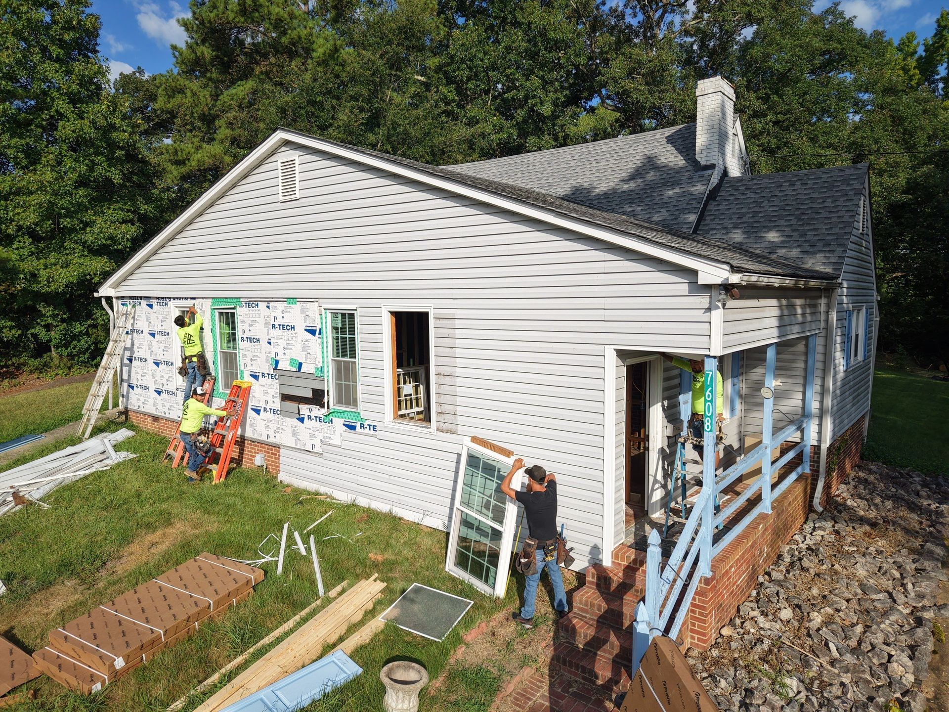 RETEX installs new siding at its Hull Street office location, August 2025.