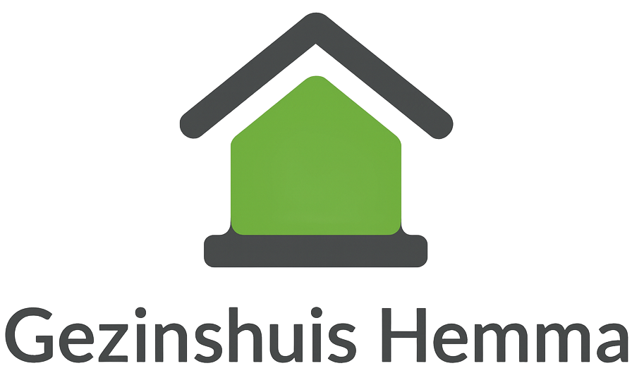 Logo: Groen huis in een donkergrijze huisvorm, met daaronder in zwart de woorden 