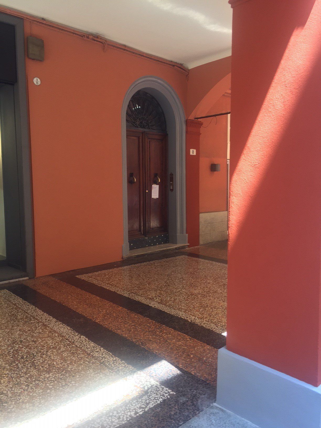 tinteggiatura all'interno di un condominio