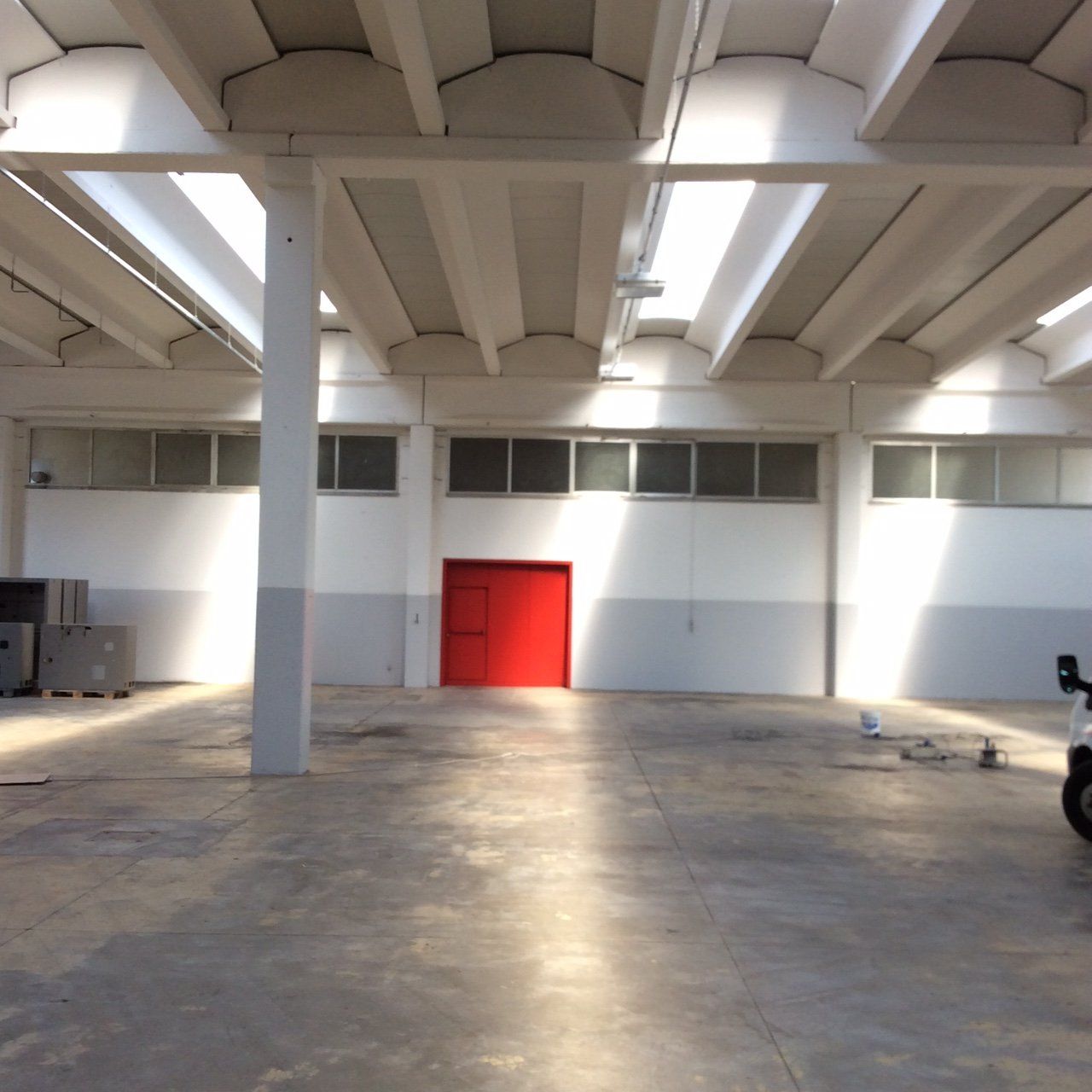 tinteggiatura di ampi spazi interni