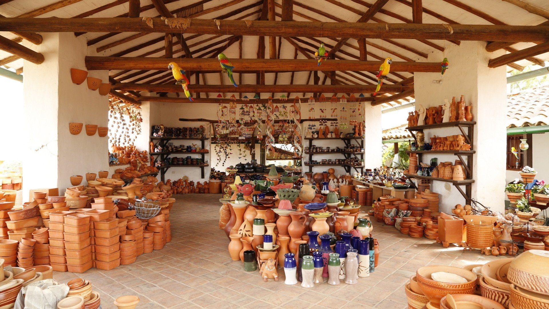 Tienda de artesanías, plan de qué hacer en Semana Santa en Barichara durante el recorrido por el pueblo colonial.