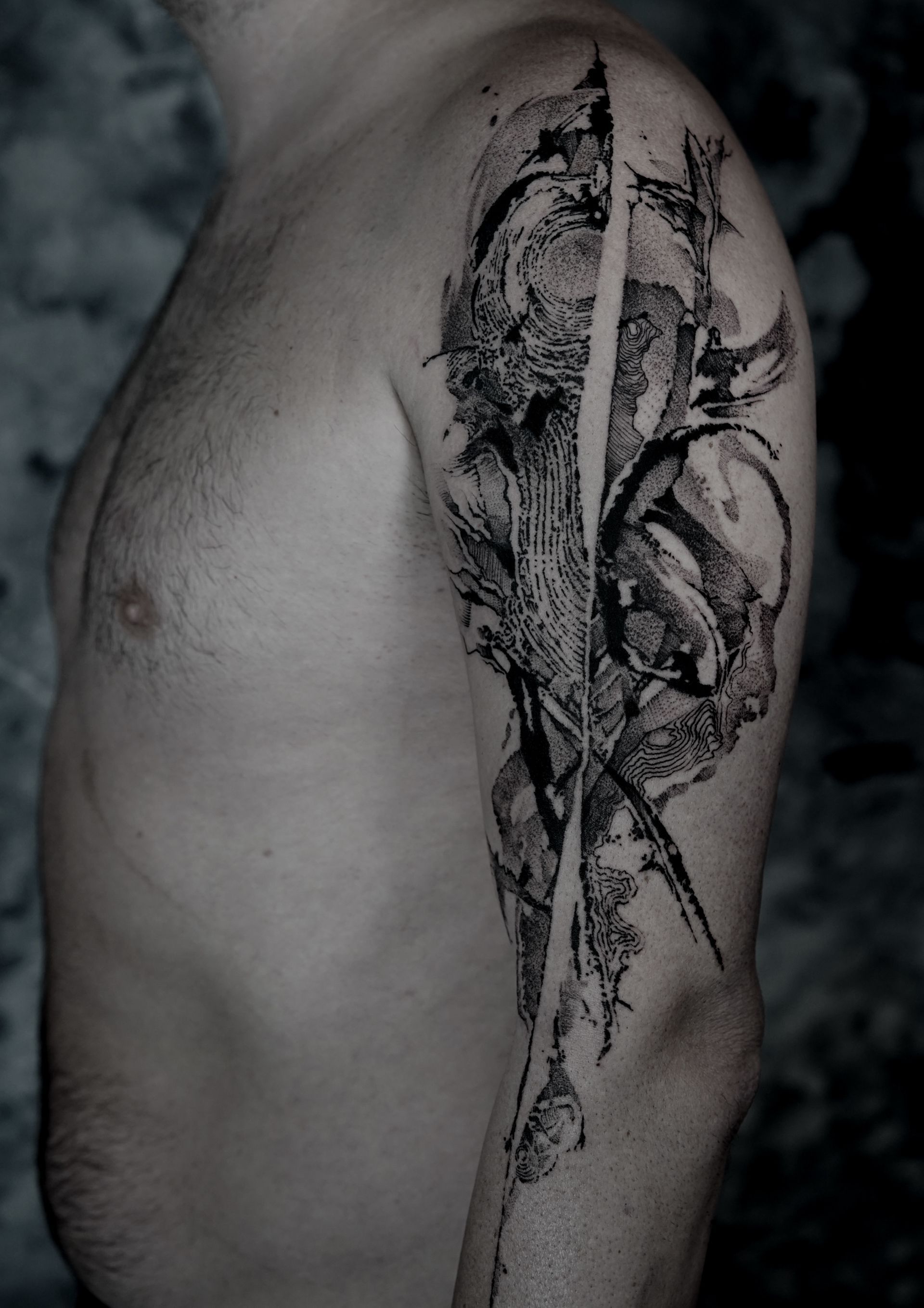 Abstract sleeve by Alexey Cubas