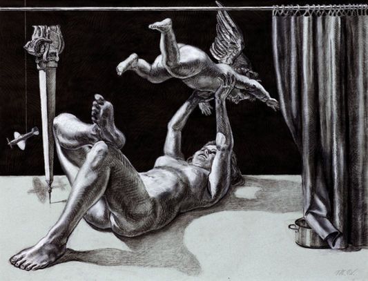 Eine auf dem Rücken liegende Gestalt hebt ein geflügeltes Kind in die Luft; in der Nähe befinden sich eine Metallstange.