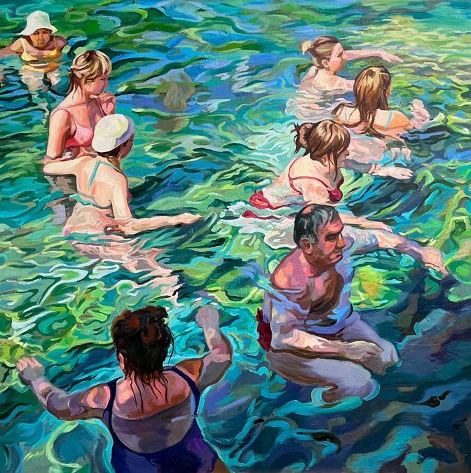Ein ausdrucksstarkes Ölgemälde, das Menschen beim Schwimmen in klarem, kräuselndem türkisfarbenem und grünem Wasser.