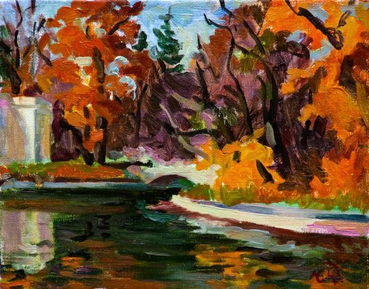 Impressionistisches Ölgemälde eines ruhigen Parkkanals im Herbst, mit leuchtend orangefarbenen Bäumen und Wasserspiegelungen.